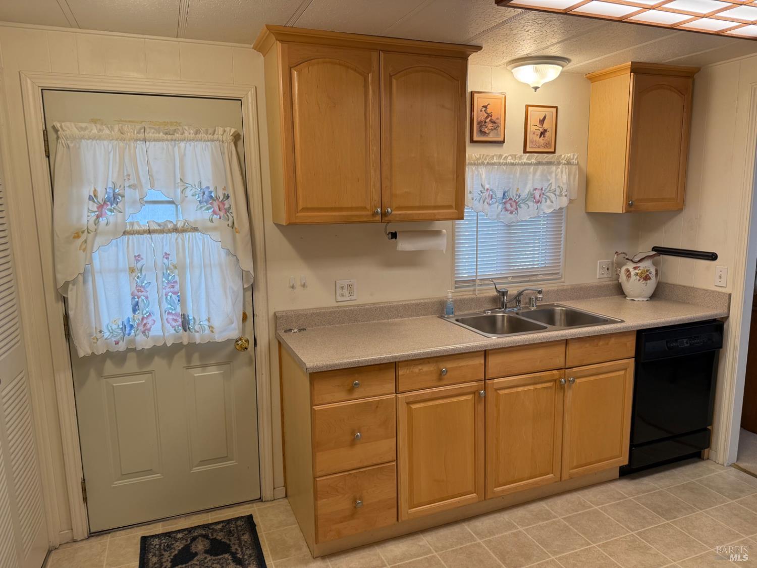 Detail Gallery Image 5 of 22 For 82 Charro Dr, Santa Rosa,  CA 95401 - 2 Beds | 2 Baths