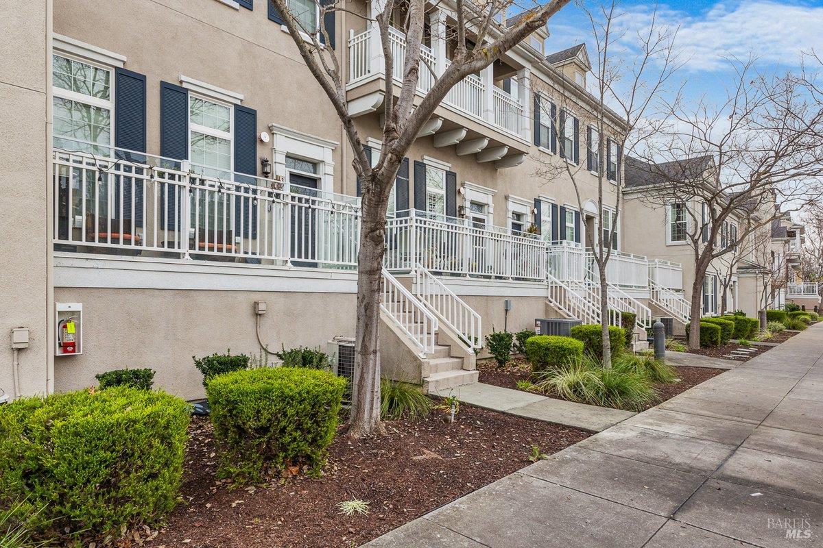 Detail Gallery Image 33 of 37 For 3710 Central Pkwy, Dublin,  CA 94568 - 4 Beds | 3/1 Baths