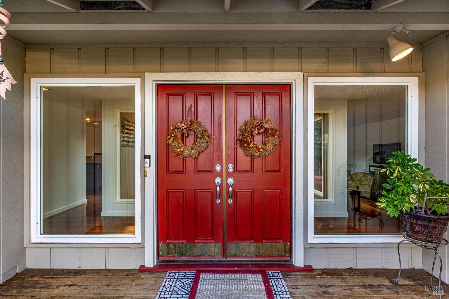 Detail Gallery Image 3 of 35 For 5330 Marit Dr, Santa Rosa,  CA 95409 - 3 Beds | 2/1 Baths