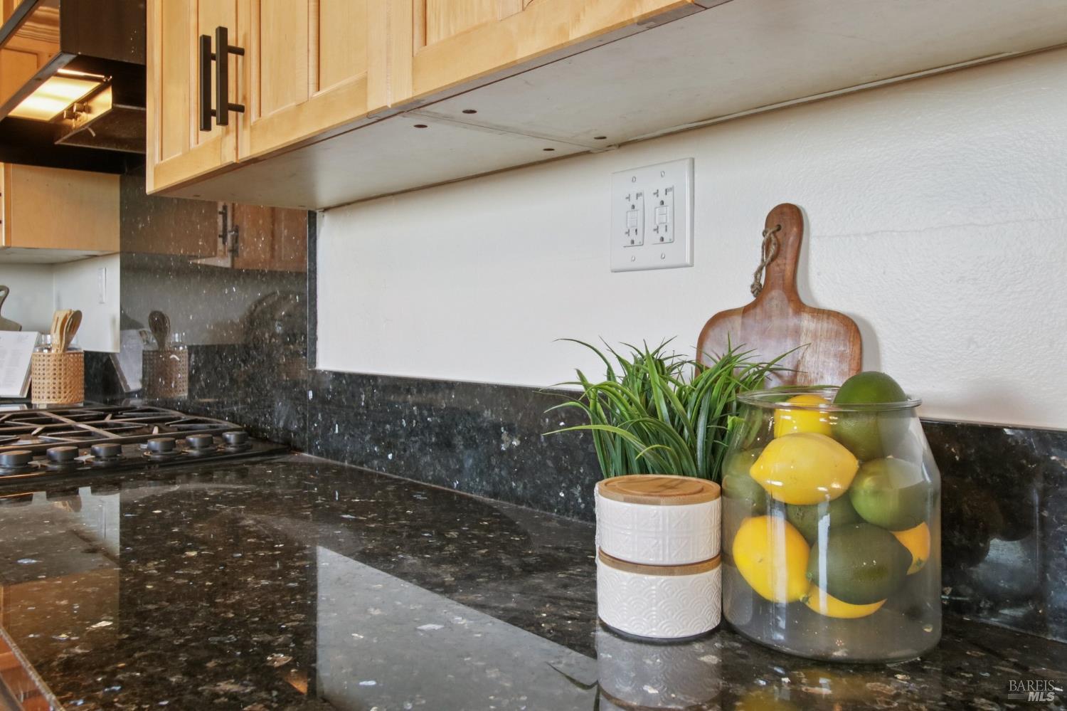 Detail Gallery Image 25 of 69 For 85 La Encinal Unkn, Orinda,  CA 94563 - 2 Beds | 1/1 Baths