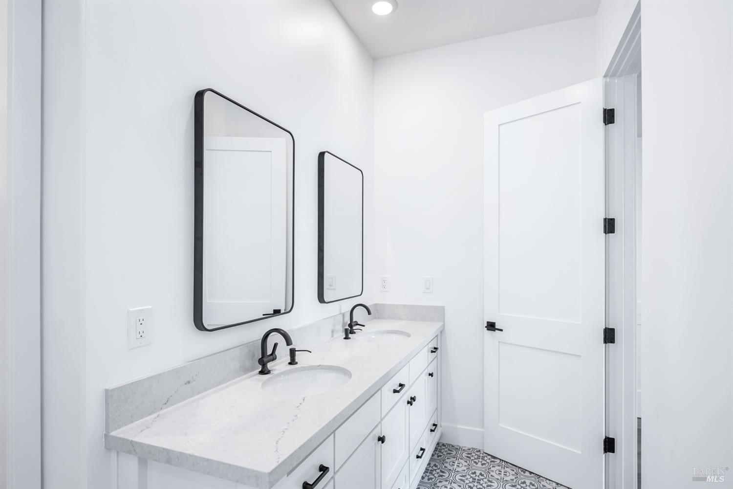 Detail Gallery Image 17 of 28 For 320 Cecile Ct, Napa,  CA 94558 - 3 Beds | 2/1 Baths