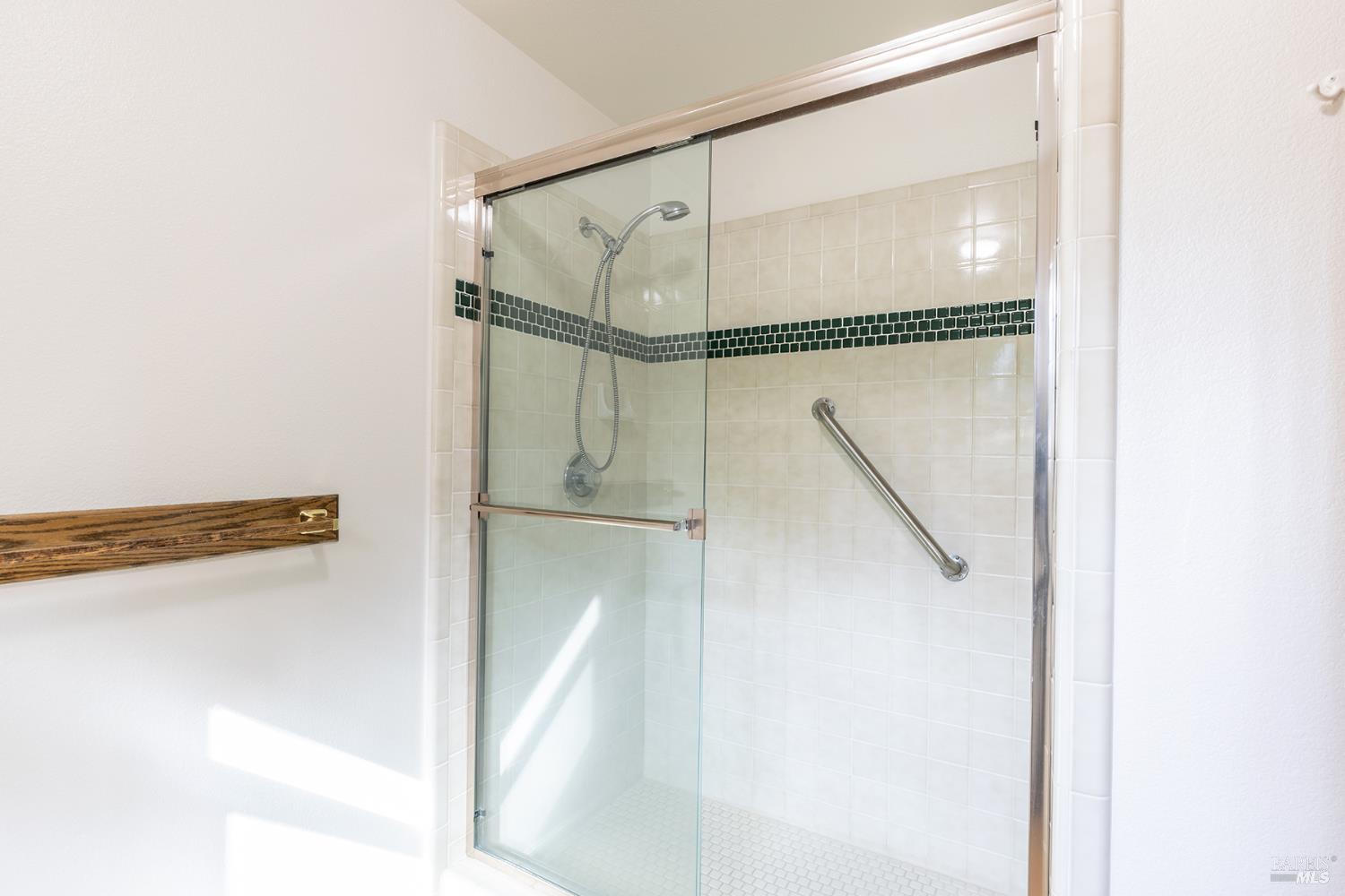 Detail Gallery Image 31 of 52 For 324 Burgundy Rd, Healdsburg,  CA 95448 - 3 Beds | 2/1 Baths