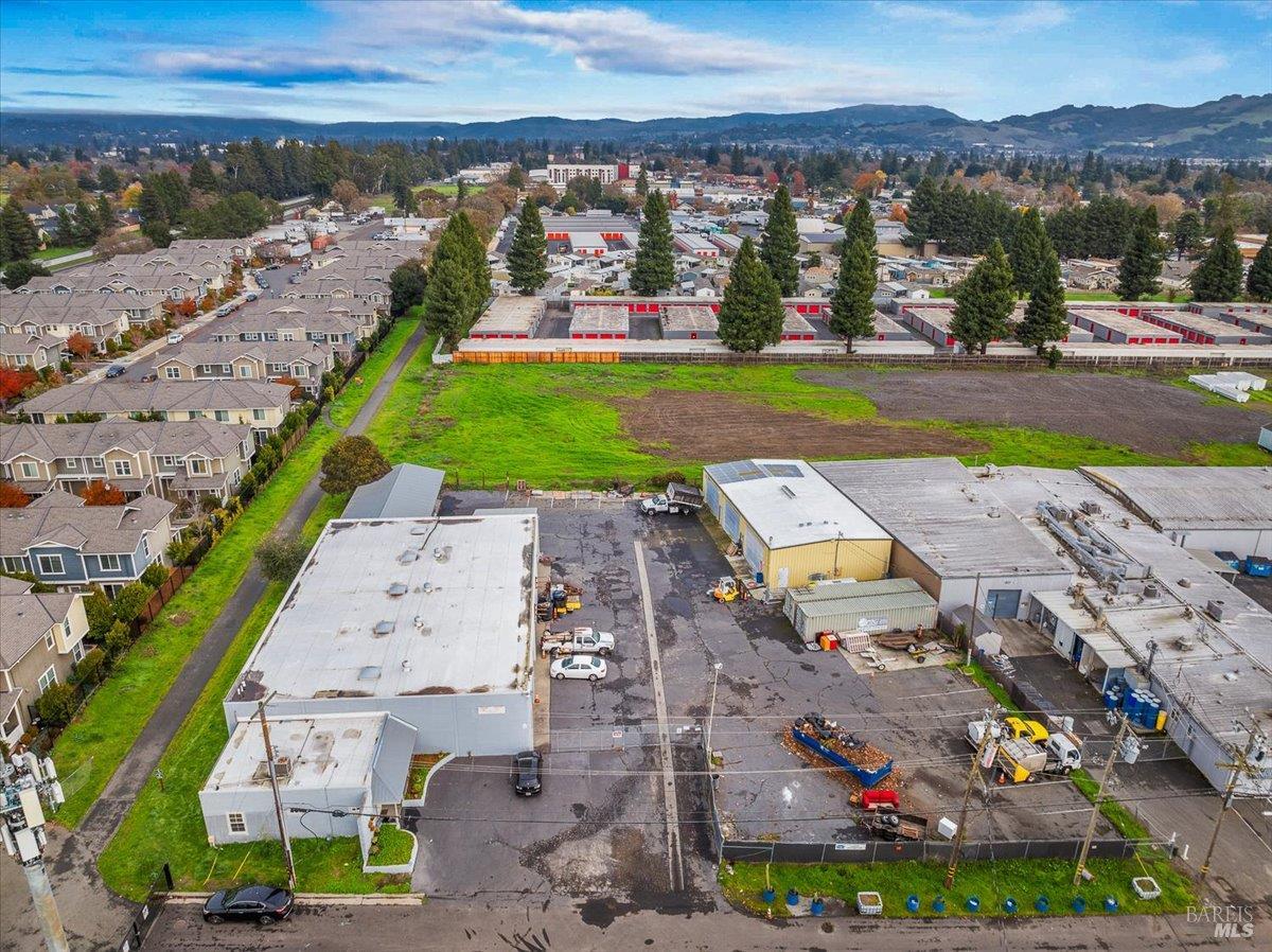 Detail Gallery Image 2 of 9 For 1599 Hampton Way, Santa Rosa,  CA 95407 - – Beds | – Baths