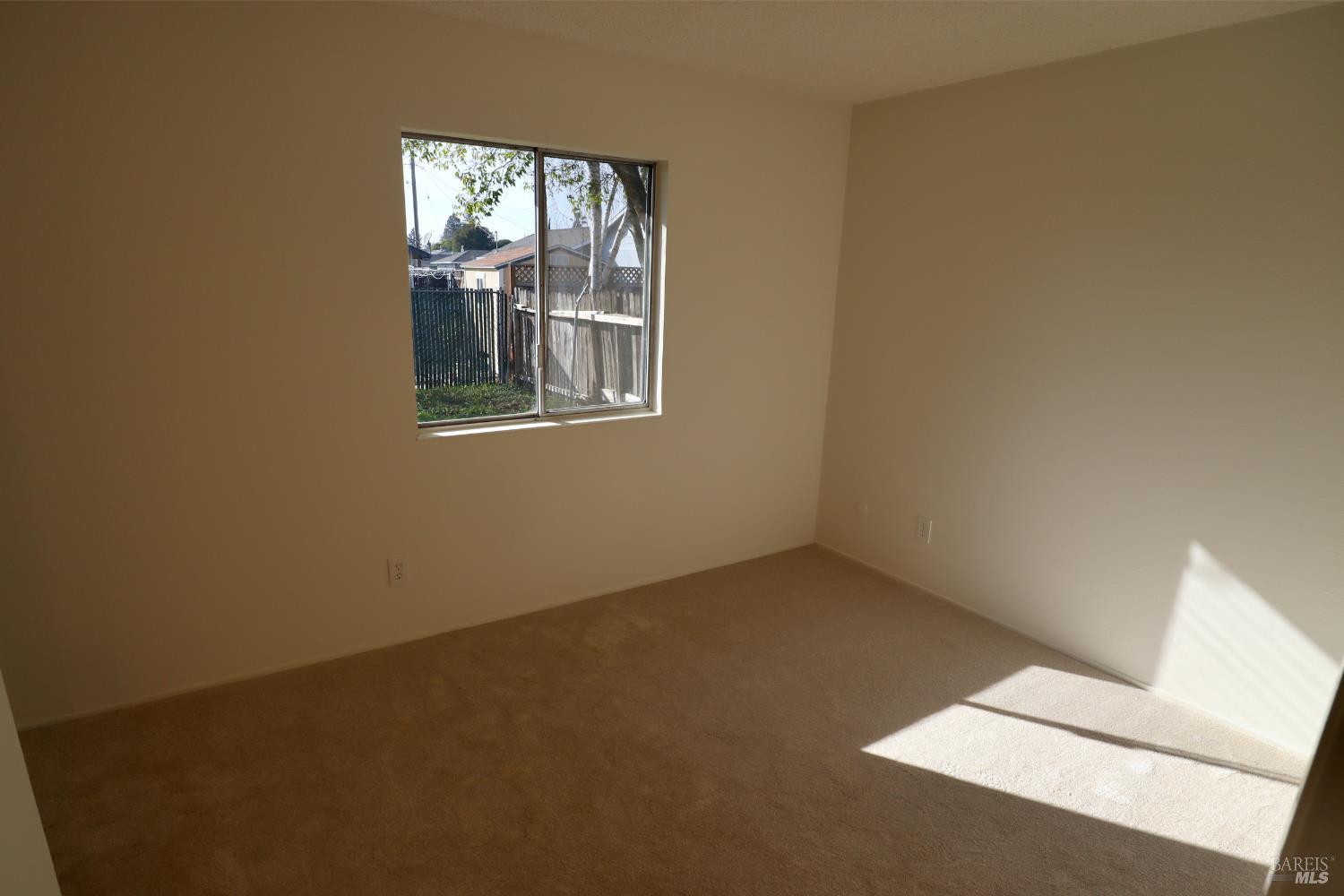 Detail Gallery Image 12 of 17 For 761 Brett Ave, Rohnert Park,  CA 94928 - 3 Beds | 2 Baths