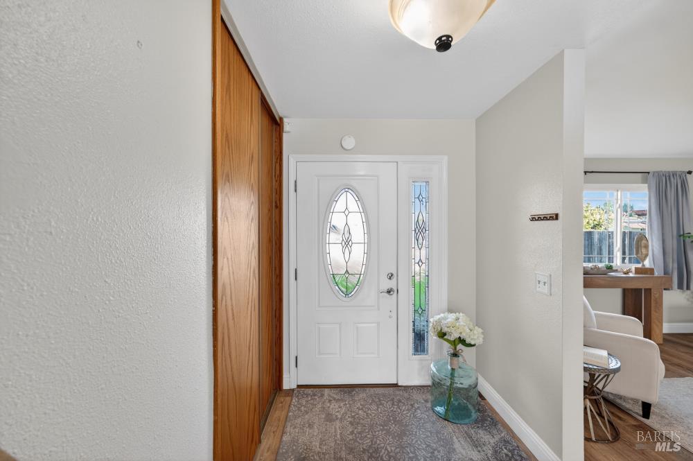 Detail Gallery Image 13 of 53 For 1355 W F St, Dixon,  CA 95620 - 4 Beds | 2/1 Baths