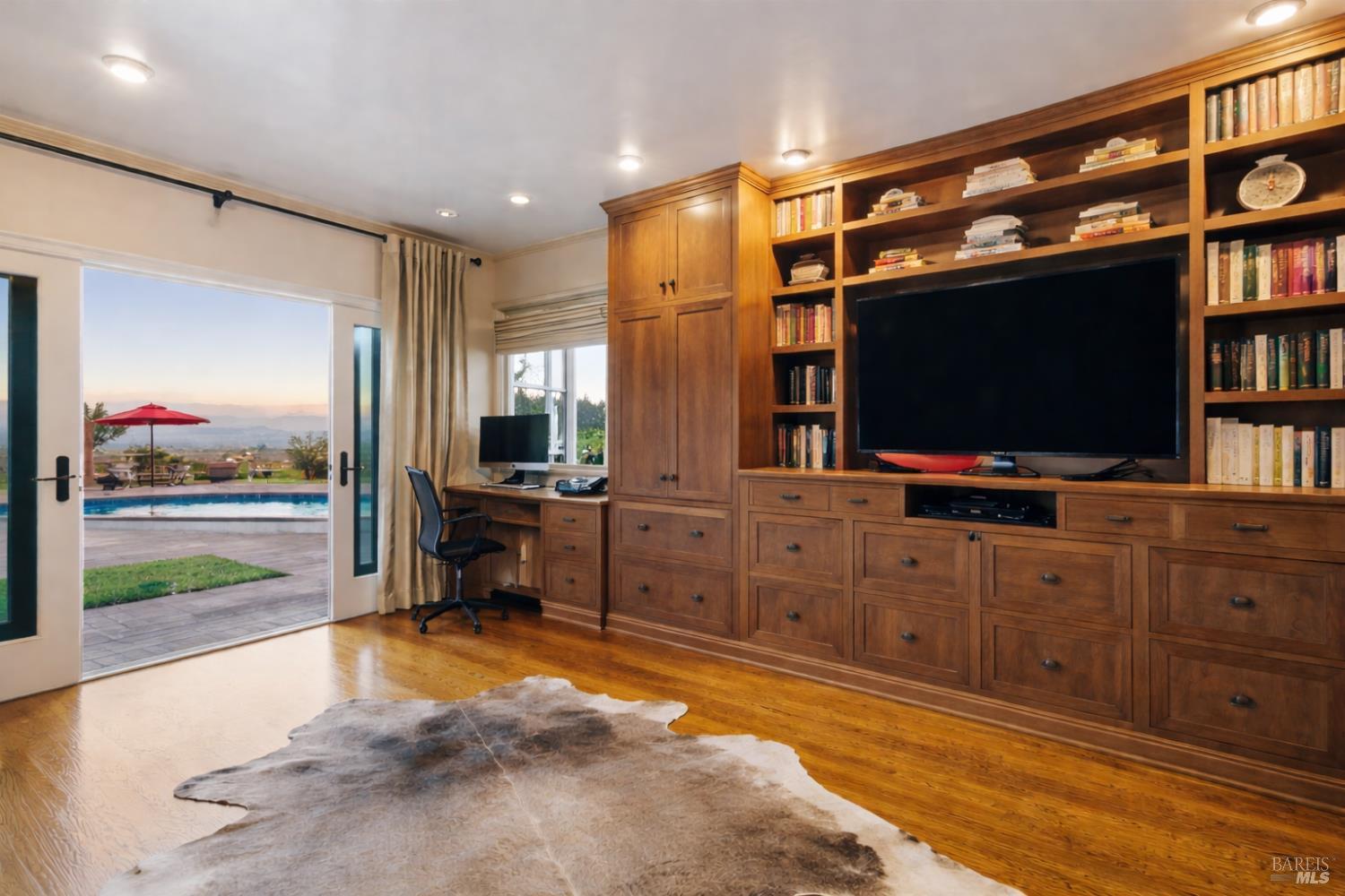 Detail Gallery Image 26 of 60 For 223 Evergreen Dr, Kentfield,  CA 94904 - 5 Beds | 4 Baths