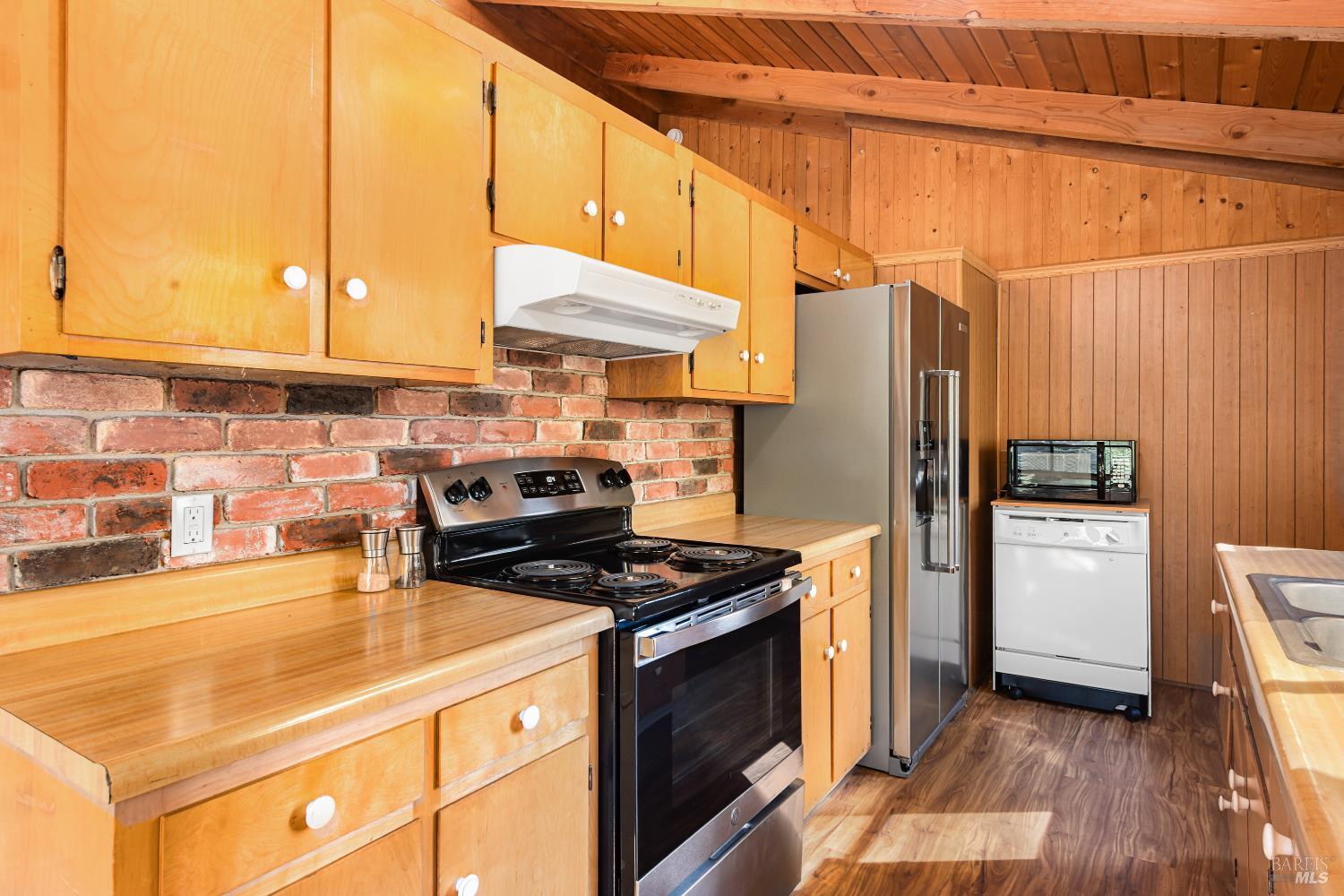 Detail Gallery Image 11 of 36 For 13320 Estate Dr, Boonville,  CA 95415 - 2 Beds | 1 Baths