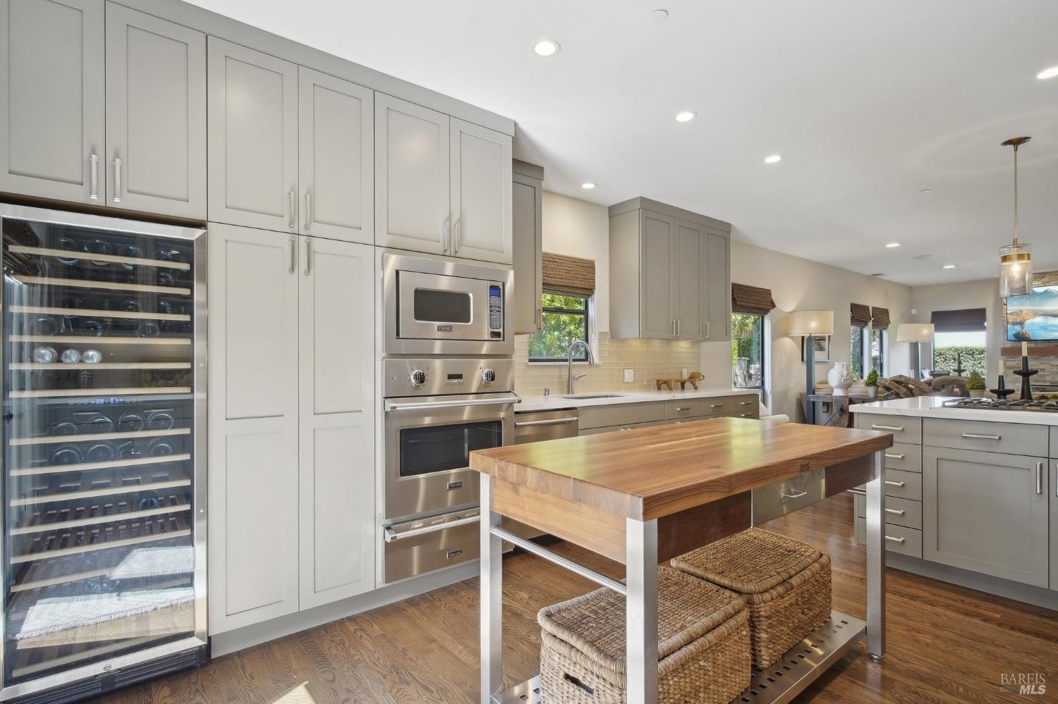 Detail Gallery Image 20 of 50 For 183 France St, Sonoma,  CA 95476 - 4 Beds | 3 Baths