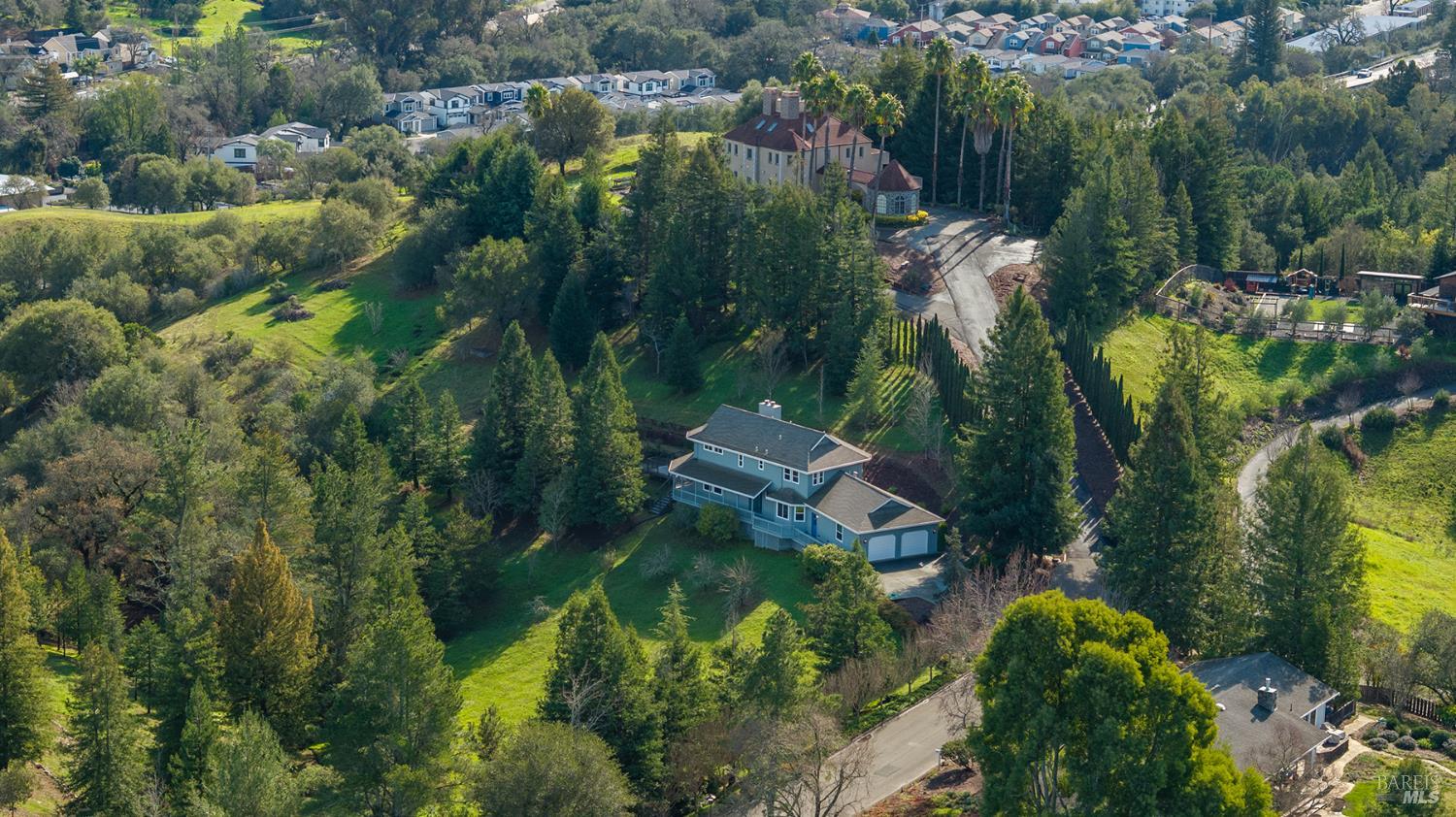 Detail Gallery Image 50 of 52 For 324 Burgundy Rd, Healdsburg,  CA 95448 - 3 Beds | 2/1 Baths