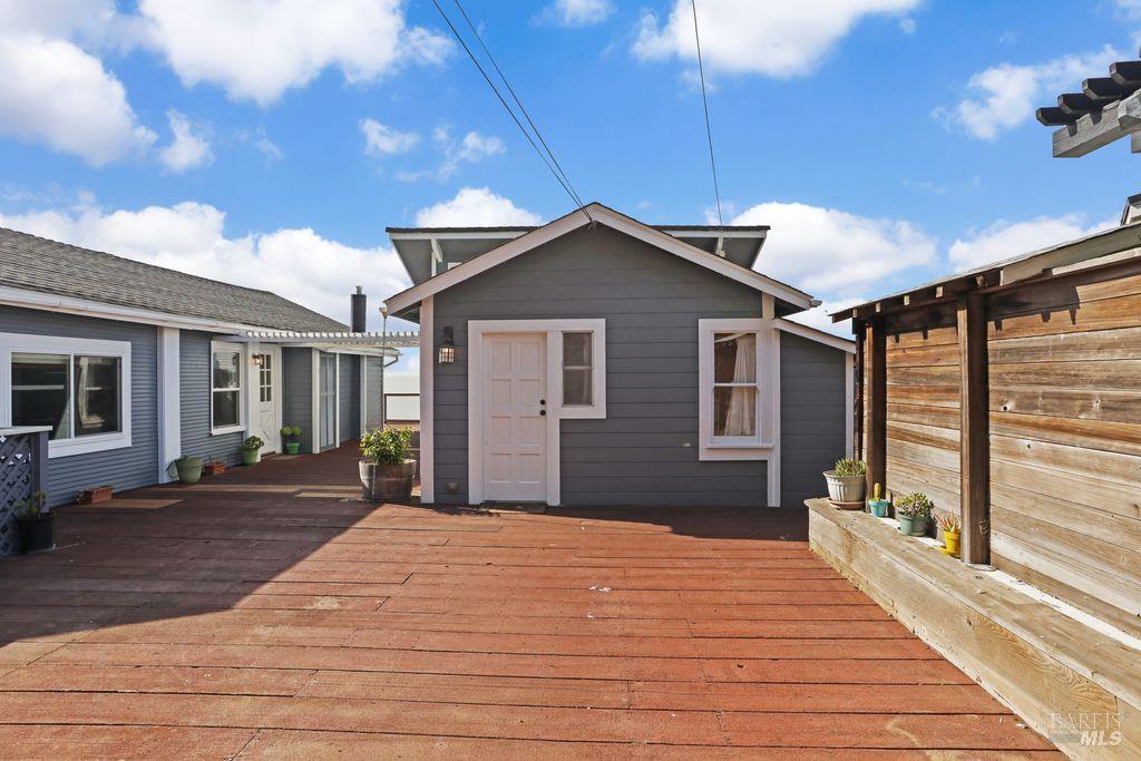 Detail Gallery Image 8 of 57 For 34 Sandy Beach Rd, Vallejo,  CA 94590 - 2 Beds | 2 Baths