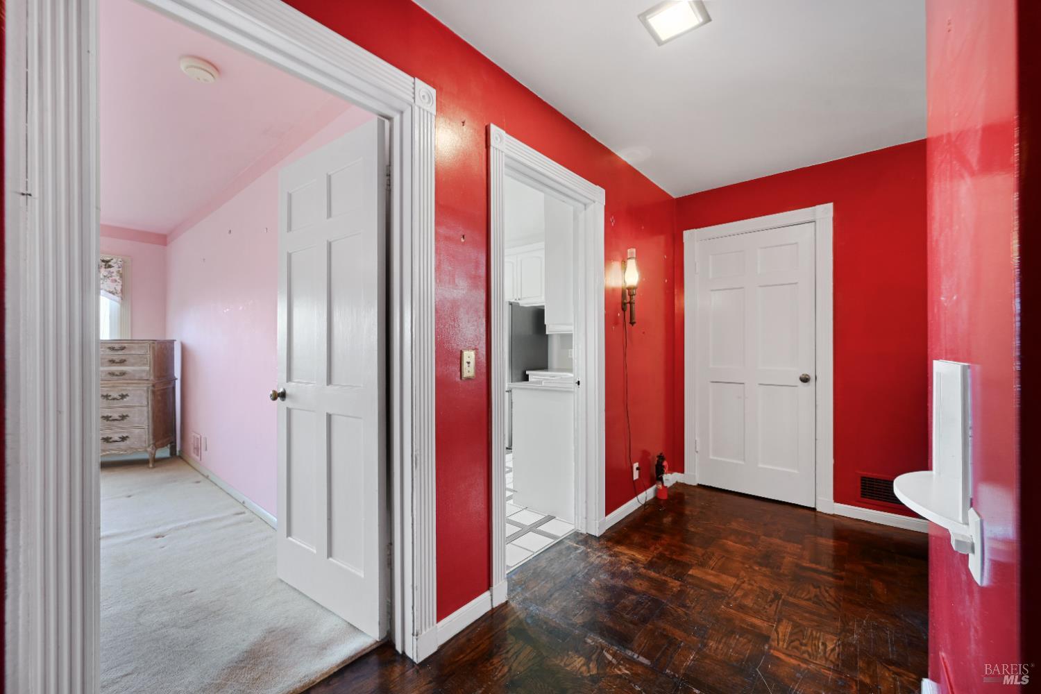 Detail Gallery Image 22 of 51 For 102 Cloud View Rd, Sausalito,  CA 94965 - 2 Beds | 1 Baths