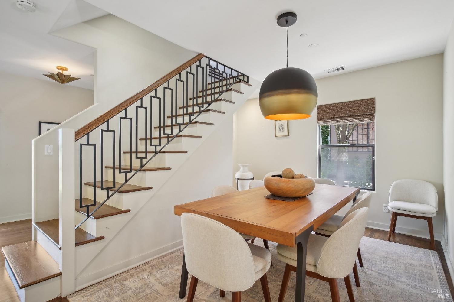 Detail Gallery Image 15 of 50 For 183 France St, Sonoma,  CA 95476 - 4 Beds | 3 Baths