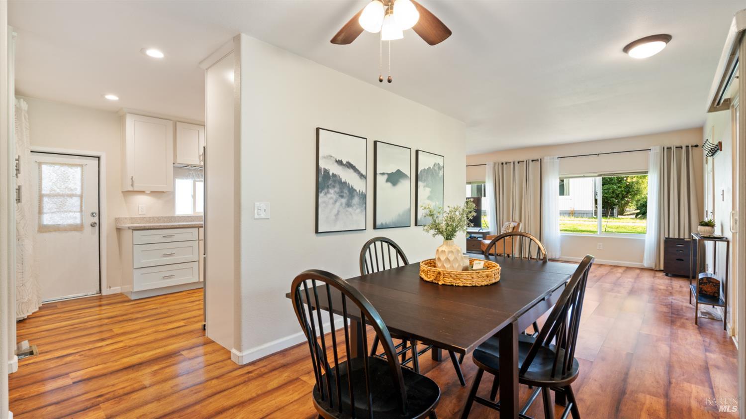 Detail Gallery Image 7 of 42 For 123 Ensenada Dr, Novato,  CA 94949 - 2 Beds | 2 Baths