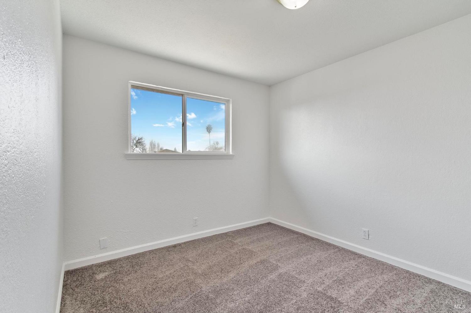 Detail Gallery Image 24 of 37 For 802 Tree Duck Way, Suisun City,  CA 94585 - 4 Beds | 2/1 Baths