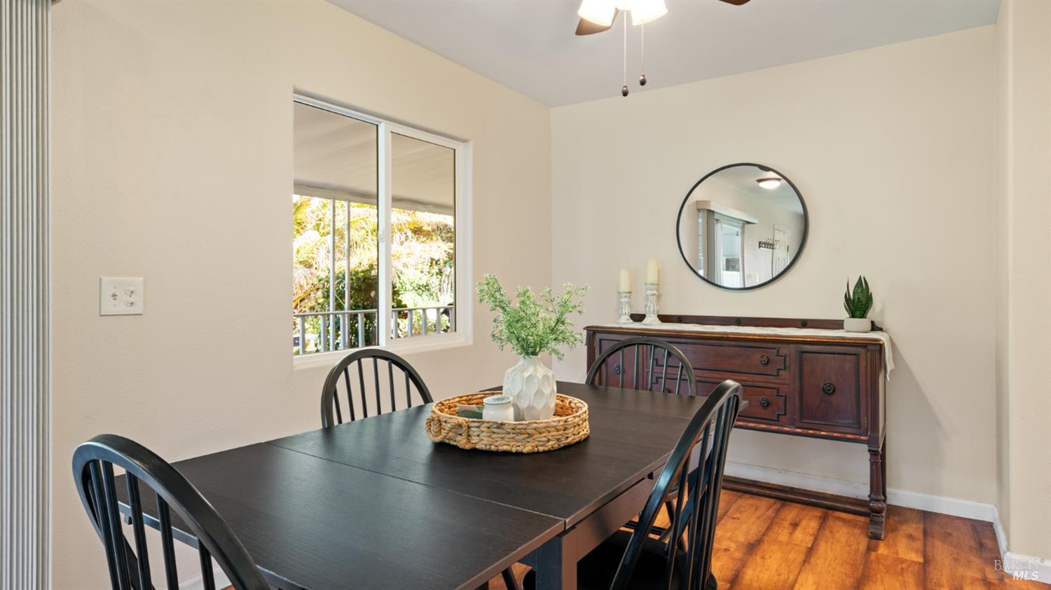 Detail Gallery Image 6 of 42 For 123 Ensenada Dr, Novato,  CA 94949 - 2 Beds | 2 Baths