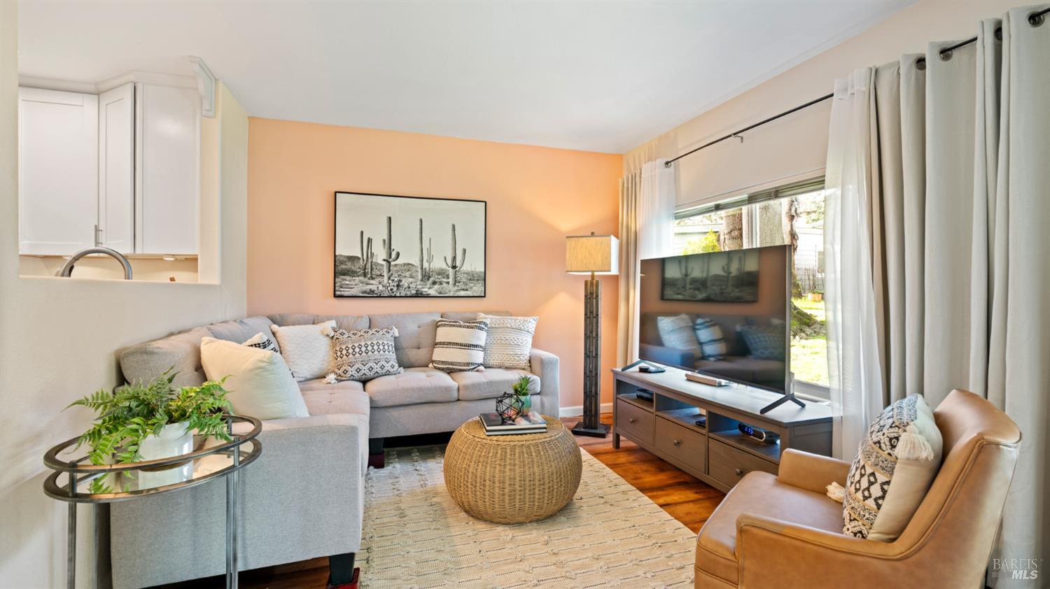 Detail Gallery Image 2 of 42 For 123 Ensenada Dr, Novato,  CA 94949 - 2 Beds | 2 Baths