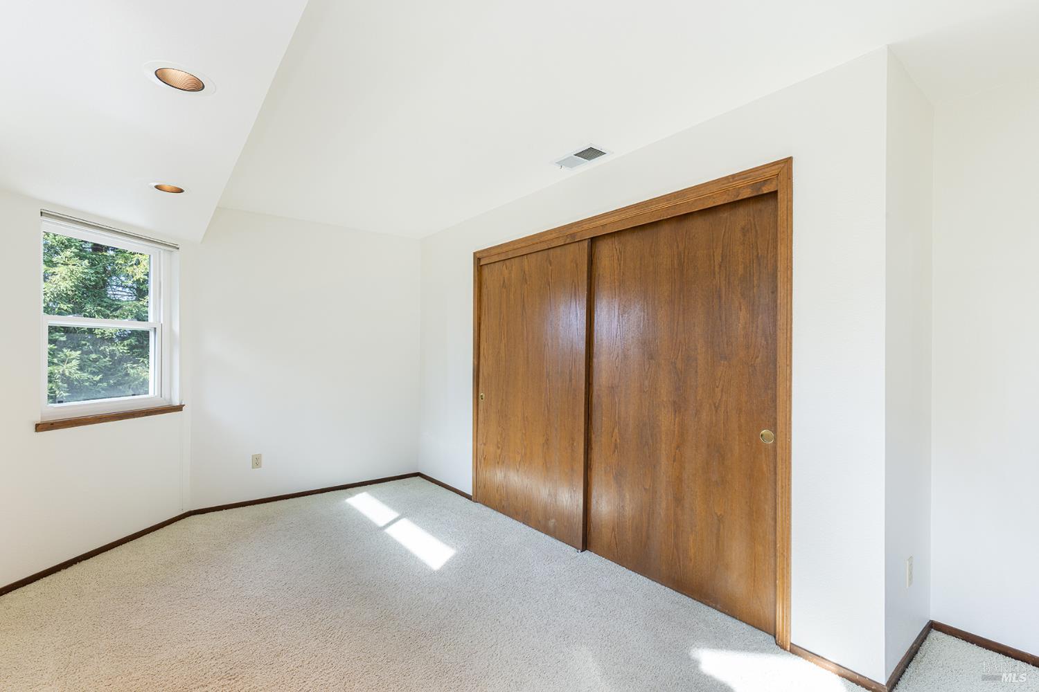 Detail Gallery Image 36 of 52 For 324 Burgundy Rd, Healdsburg,  CA 95448 - 3 Beds | 2/1 Baths
