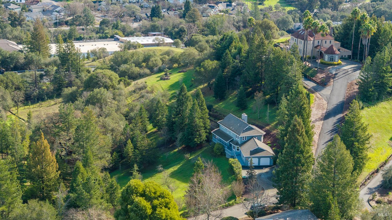 Detail Gallery Image 49 of 52 For 324 Burgundy Rd, Healdsburg,  CA 95448 - 3 Beds | 2/1 Baths