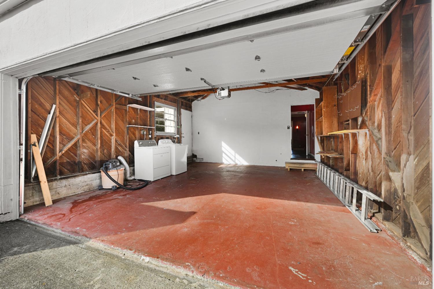 Detail Gallery Image 33 of 51 For 102 Cloud View Rd, Sausalito,  CA 94965 - 2 Beds | 1 Baths