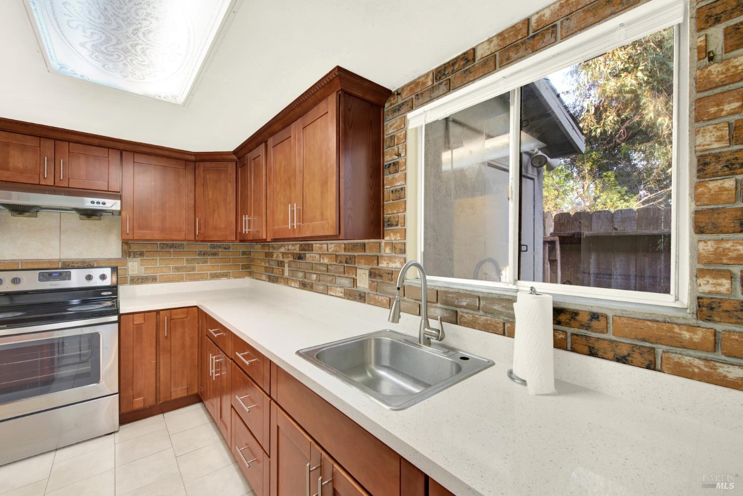 Detail Gallery Image 14 of 57 For 175 Del Sur Ct, Fairfield,  CA 94533 - 2 Beds | 1/1 Baths