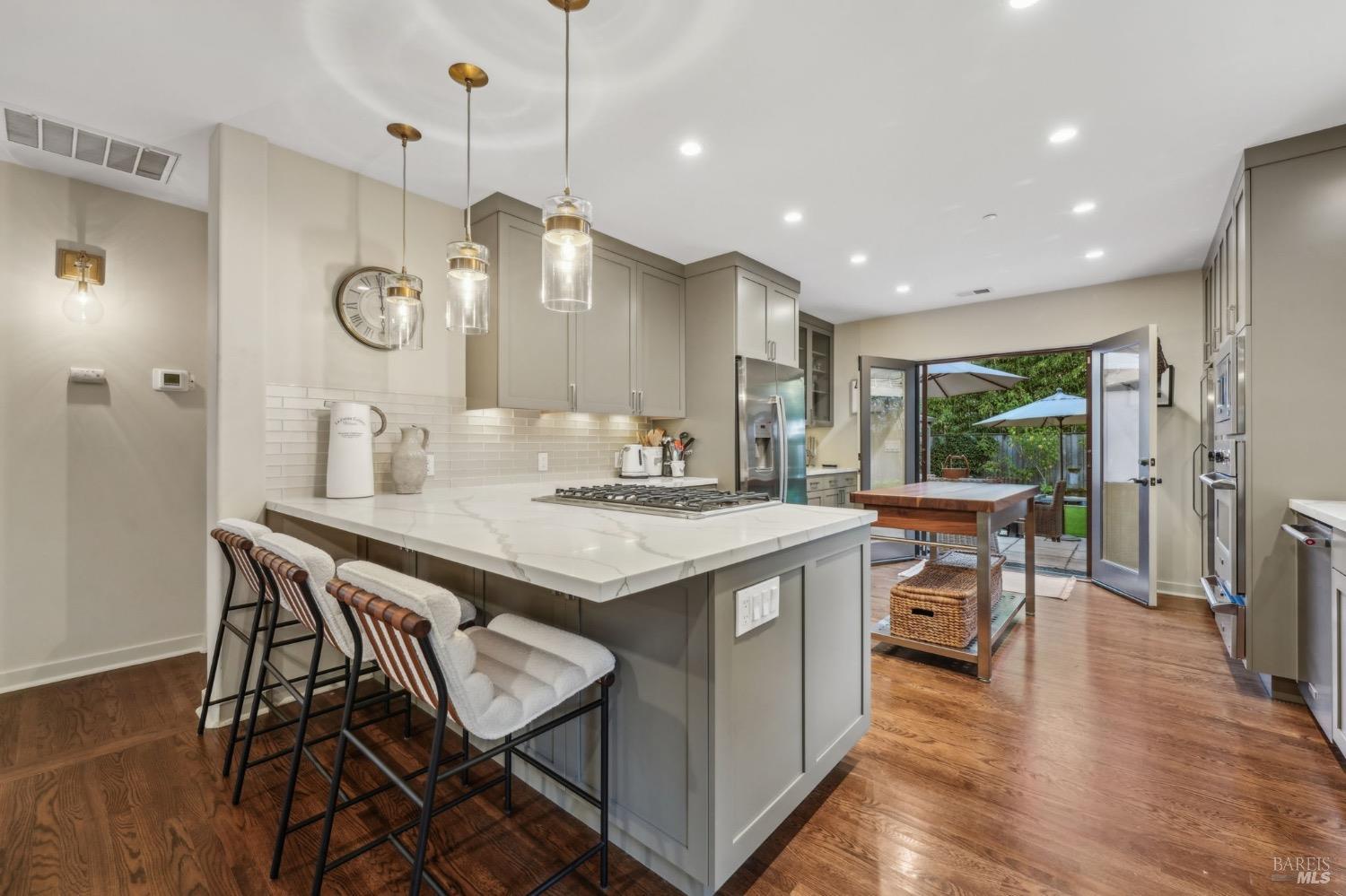 Detail Gallery Image 5 of 50 For 183 France St, Sonoma,  CA 95476 - 4 Beds | 3 Baths