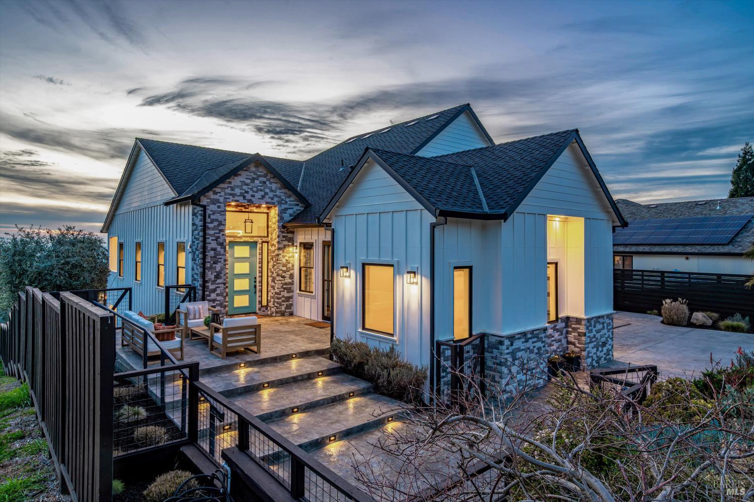 Detail Gallery Image 2 of 60 For 2116 Wedgewood Way, Santa Rosa,  CA 95404 - 4 Beds | 4 Baths