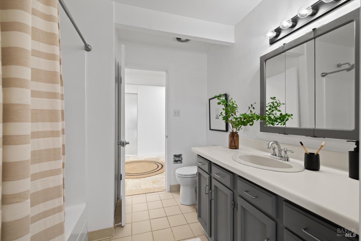 Detail Gallery Image 25 of 31 For 451 Nova Albion Way, San Rafael,  CA 94903 - 4 Beds | 2 Baths