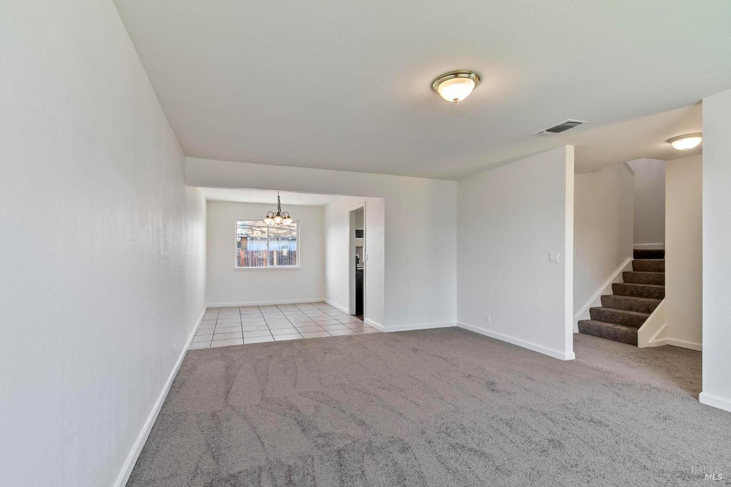 Detail Gallery Image 6 of 37 For 802 Tree Duck Way, Suisun City,  CA 94585 - 4 Beds | 2/1 Baths