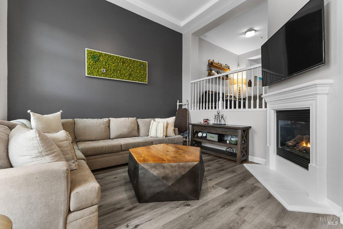 Detail Gallery Image 3 of 37 For 3710 Central Pkwy, Dublin,  CA 94568 - 4 Beds | 3/1 Baths