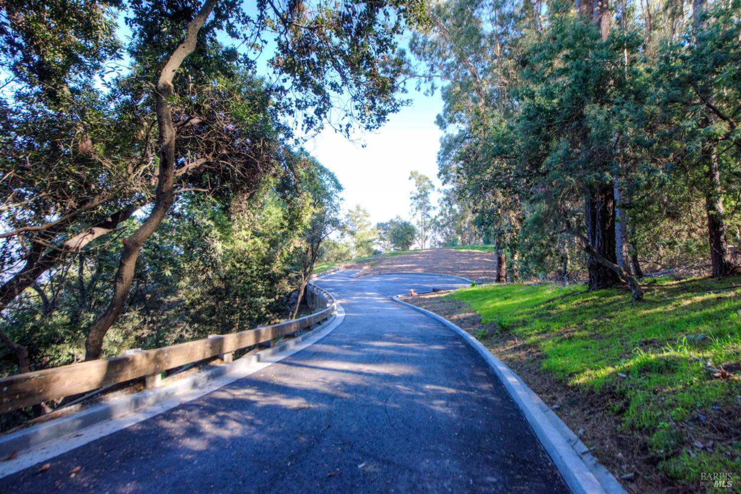 Detail Gallery Image 4 of 20 For 2800 Paradise Dr, Tiburon,  CA 94920 - – Beds | – Baths