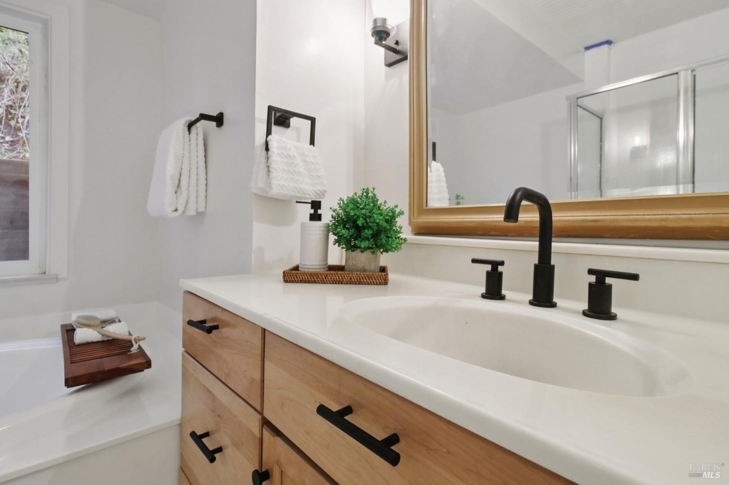 Detail Gallery Image 38 of 69 For 85 La Encinal Unkn, Orinda,  CA 94563 - 2 Beds | 1/1 Baths