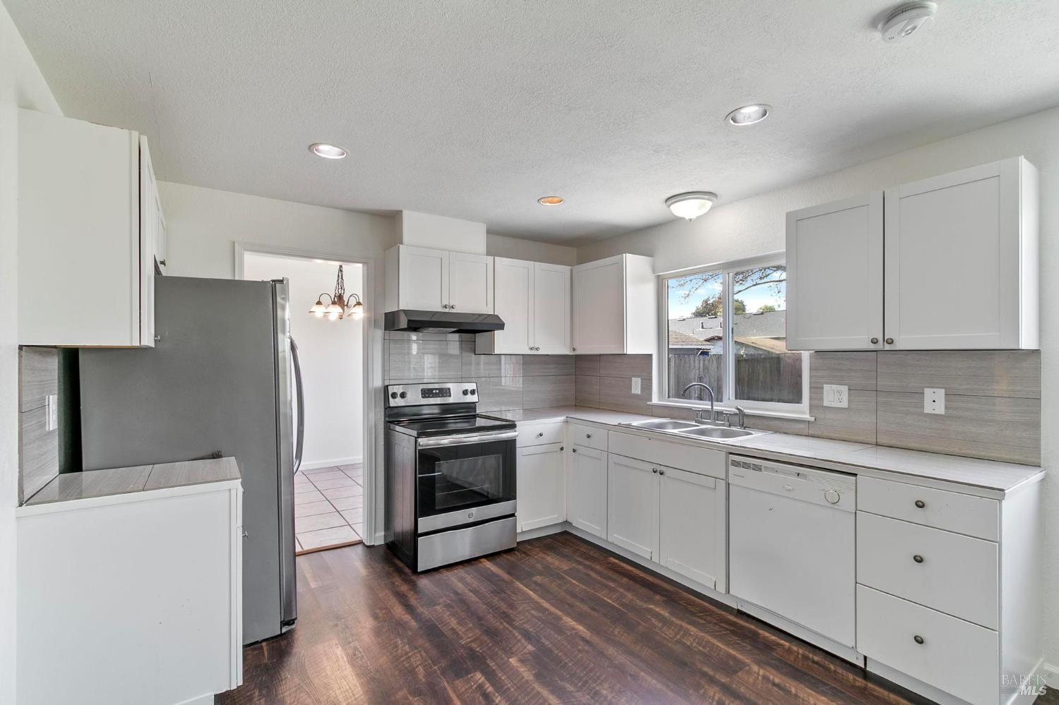 Detail Gallery Image 12 of 37 For 802 Tree Duck Way, Suisun City,  CA 94585 - 4 Beds | 2/1 Baths
