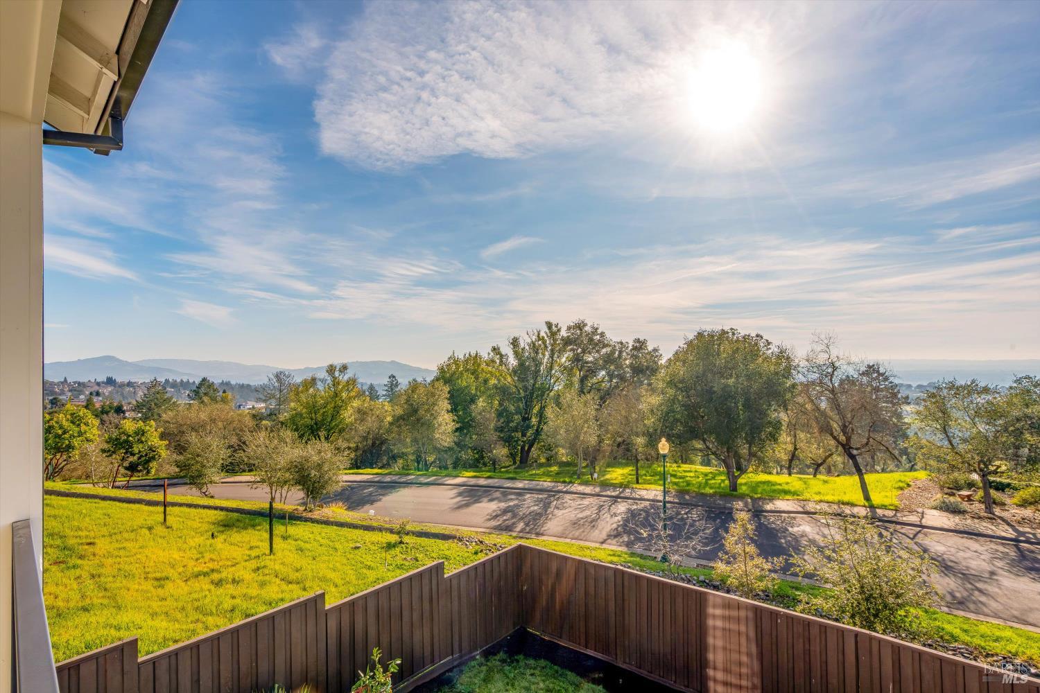 Detail Gallery Image 13 of 60 For 2116 Wedgewood Way, Santa Rosa,  CA 95404 - 4 Beds | 4 Baths