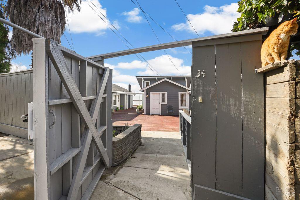 Detail Gallery Image 6 of 57 For 34 Sandy Beach Rd, Vallejo,  CA 94590 - 2 Beds | 2 Baths