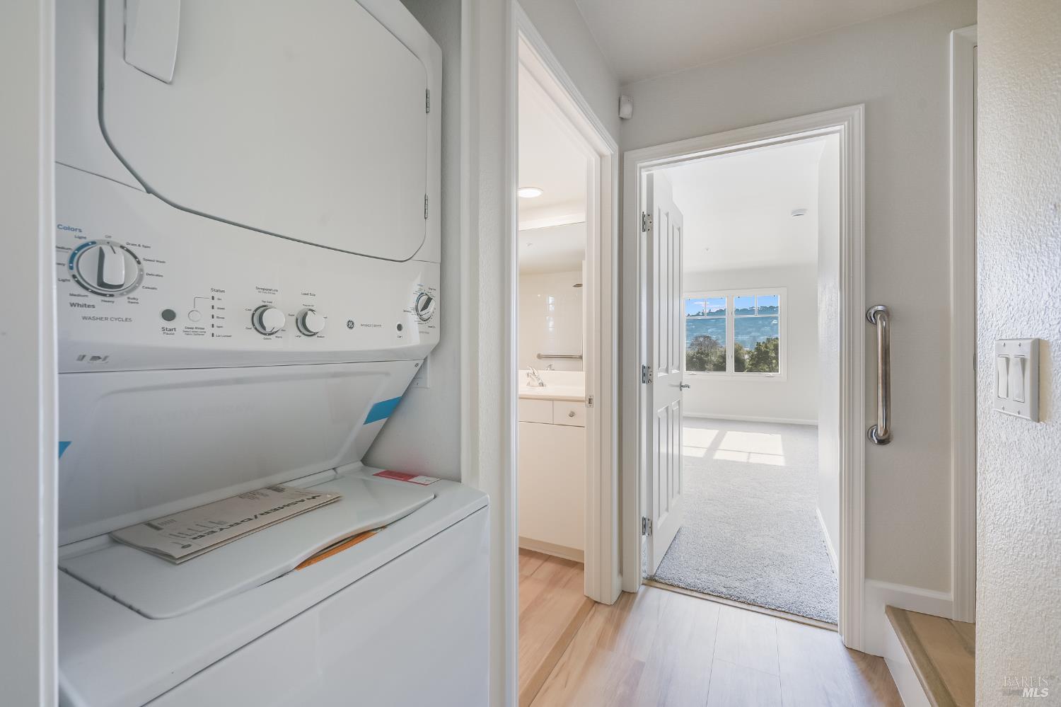 Detail Gallery Image 11 of 13 For 42 Neds Way, Belvedere Tiburon,  CA 94920 - 2 Beds | 1/1 Baths