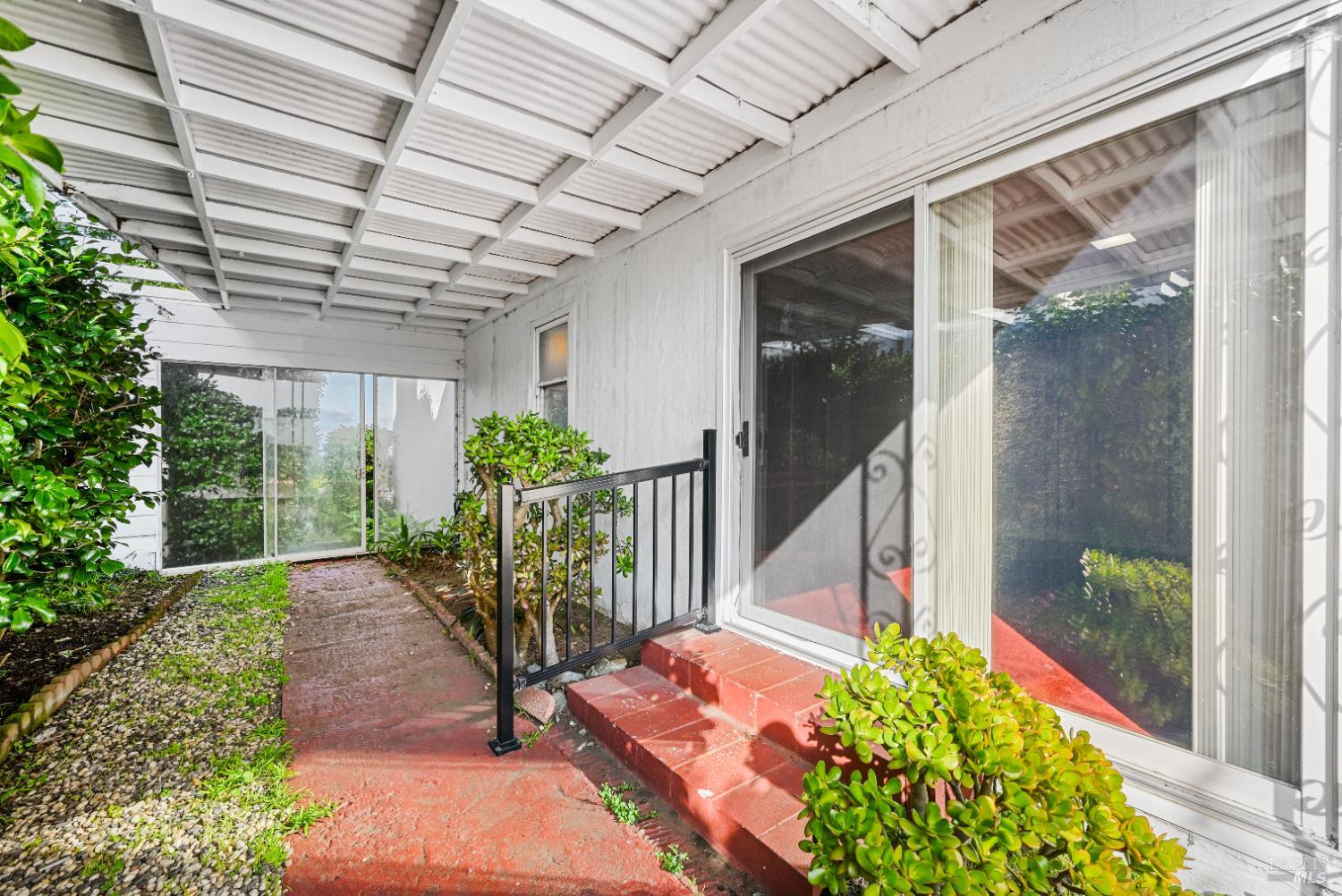 Detail Gallery Image 31 of 51 For 102 Cloud View Rd, Sausalito,  CA 94965 - 2 Beds | 1 Baths