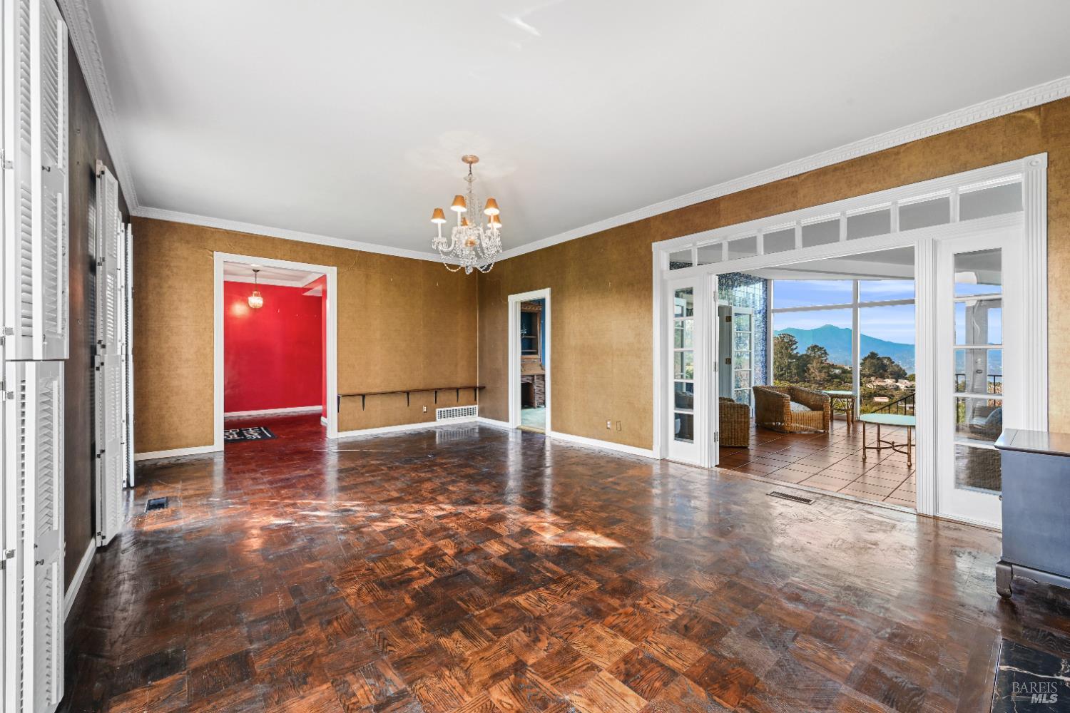 Detail Gallery Image 10 of 51 For 102 Cloud View Rd, Sausalito,  CA 94965 - 2 Beds | 1 Baths