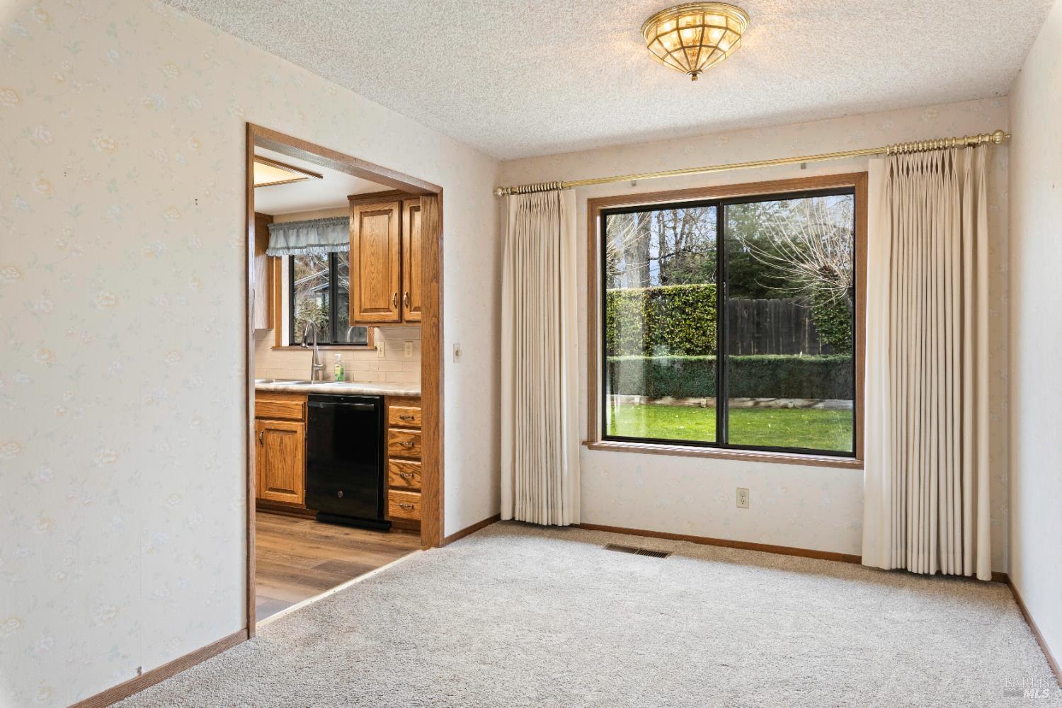 Detail Gallery Image 13 of 53 For 2426 Giselman St, Lakeport,  CA 95453 - 4 Beds | 1/1 Baths