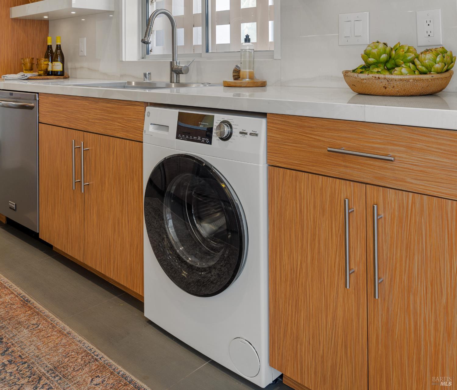 Detail Gallery Image 13 of 28 For 1106 Shelter Bay Ave, Mill Valley,  CA 94941 - 2 Beds | 2 Baths