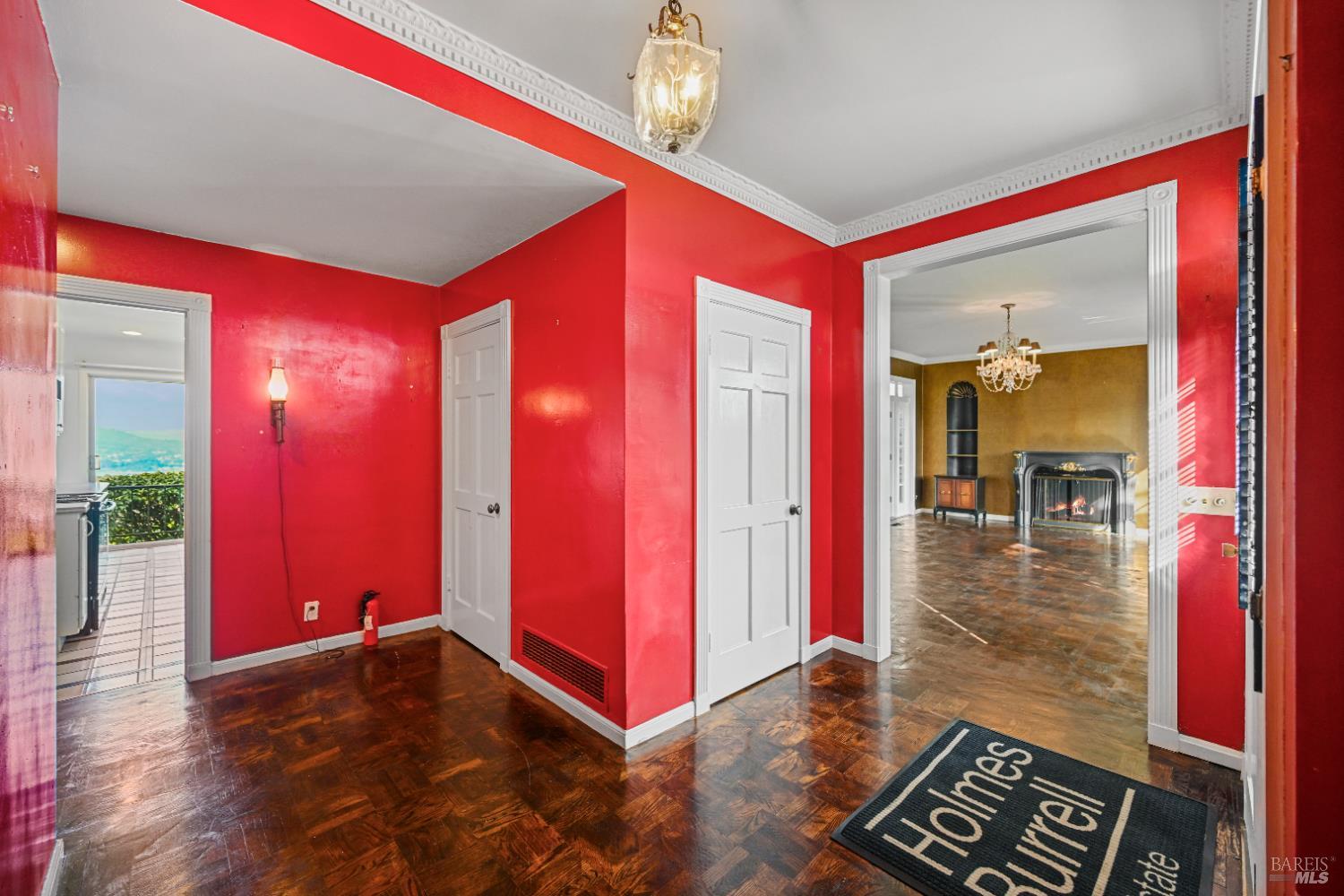 Detail Gallery Image 6 of 51 For 102 Cloud View Rd, Sausalito,  CA 94965 - 2 Beds | 1 Baths