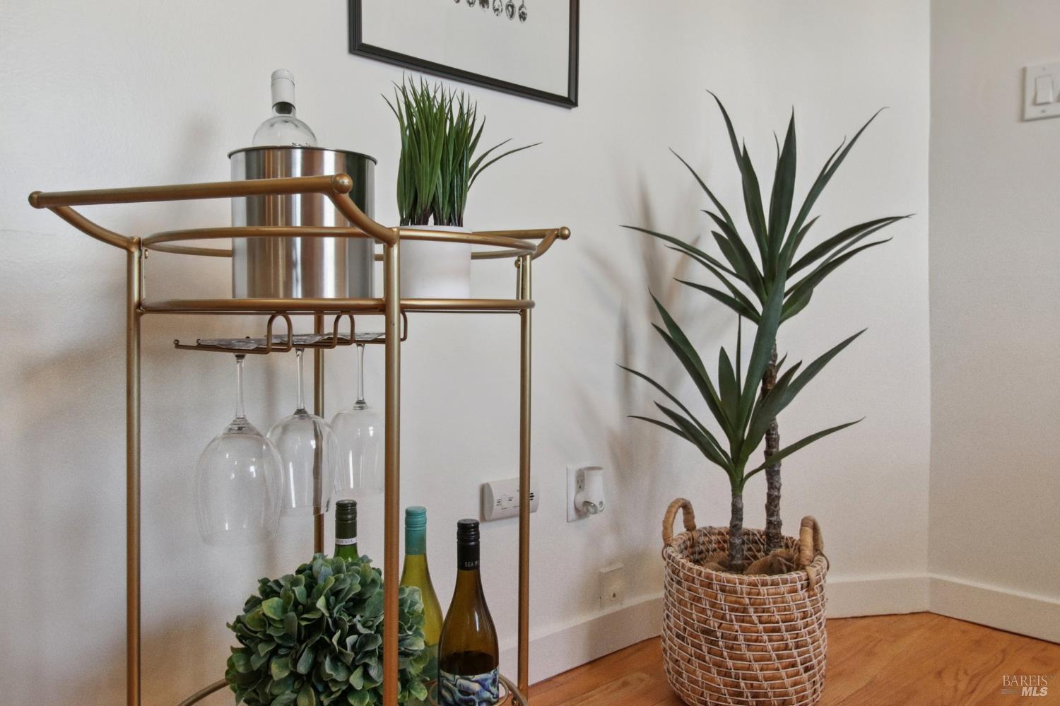 Detail Gallery Image 30 of 69 For 85 La Encinal Unkn, Orinda,  CA 94563 - 2 Beds | 1/1 Baths