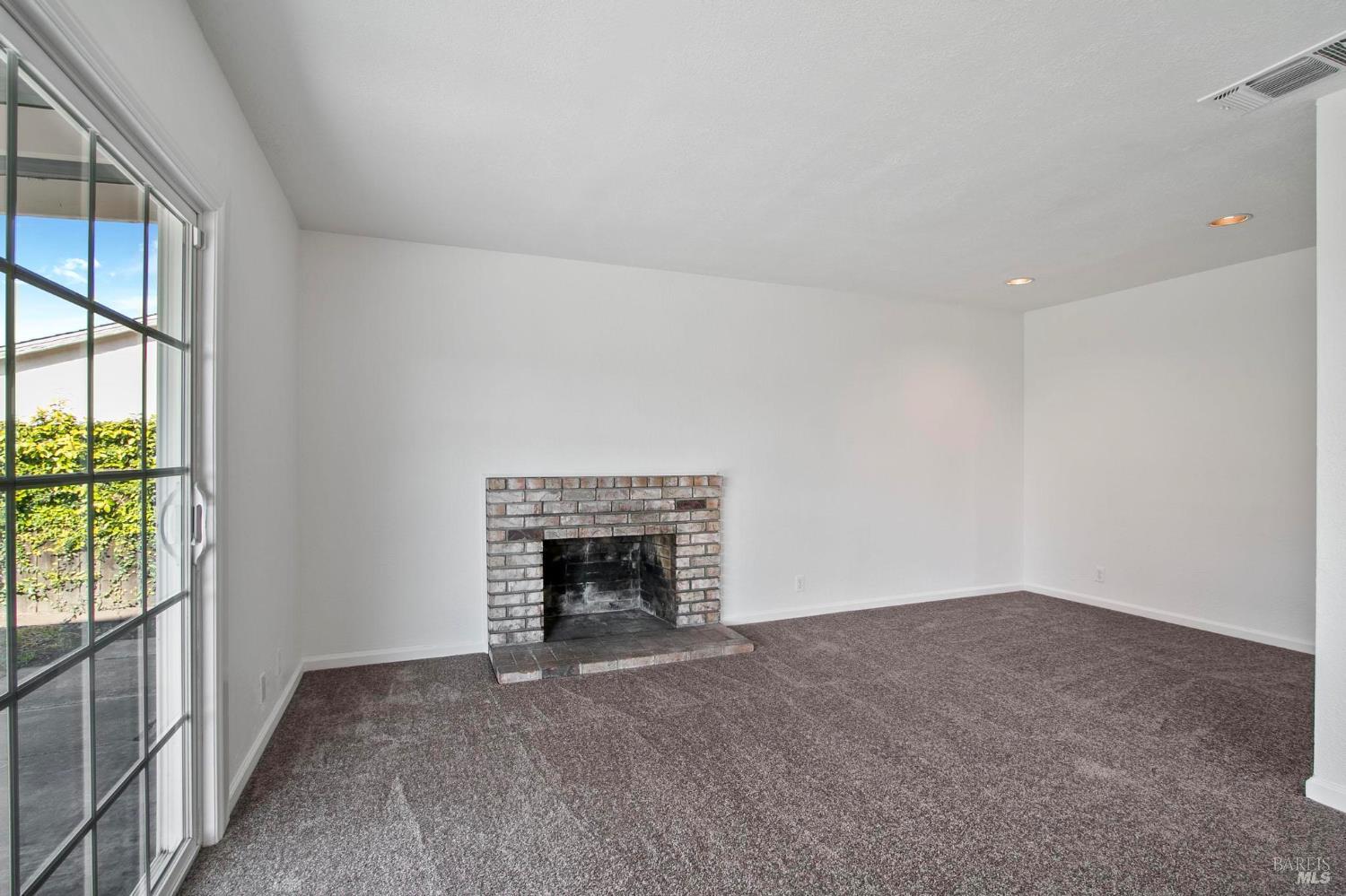 Detail Gallery Image 16 of 37 For 802 Tree Duck Way, Suisun City,  CA 94585 - 4 Beds | 2/1 Baths