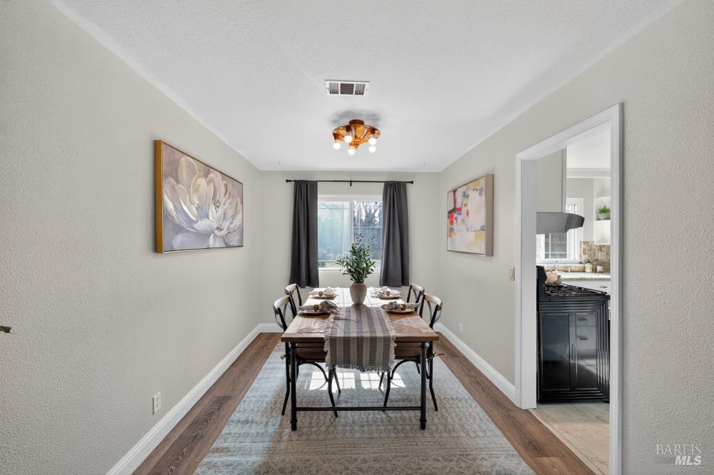 Detail Gallery Image 10 of 53 For 1355 W F St, Dixon,  CA 95620 - 4 Beds | 2/1 Baths