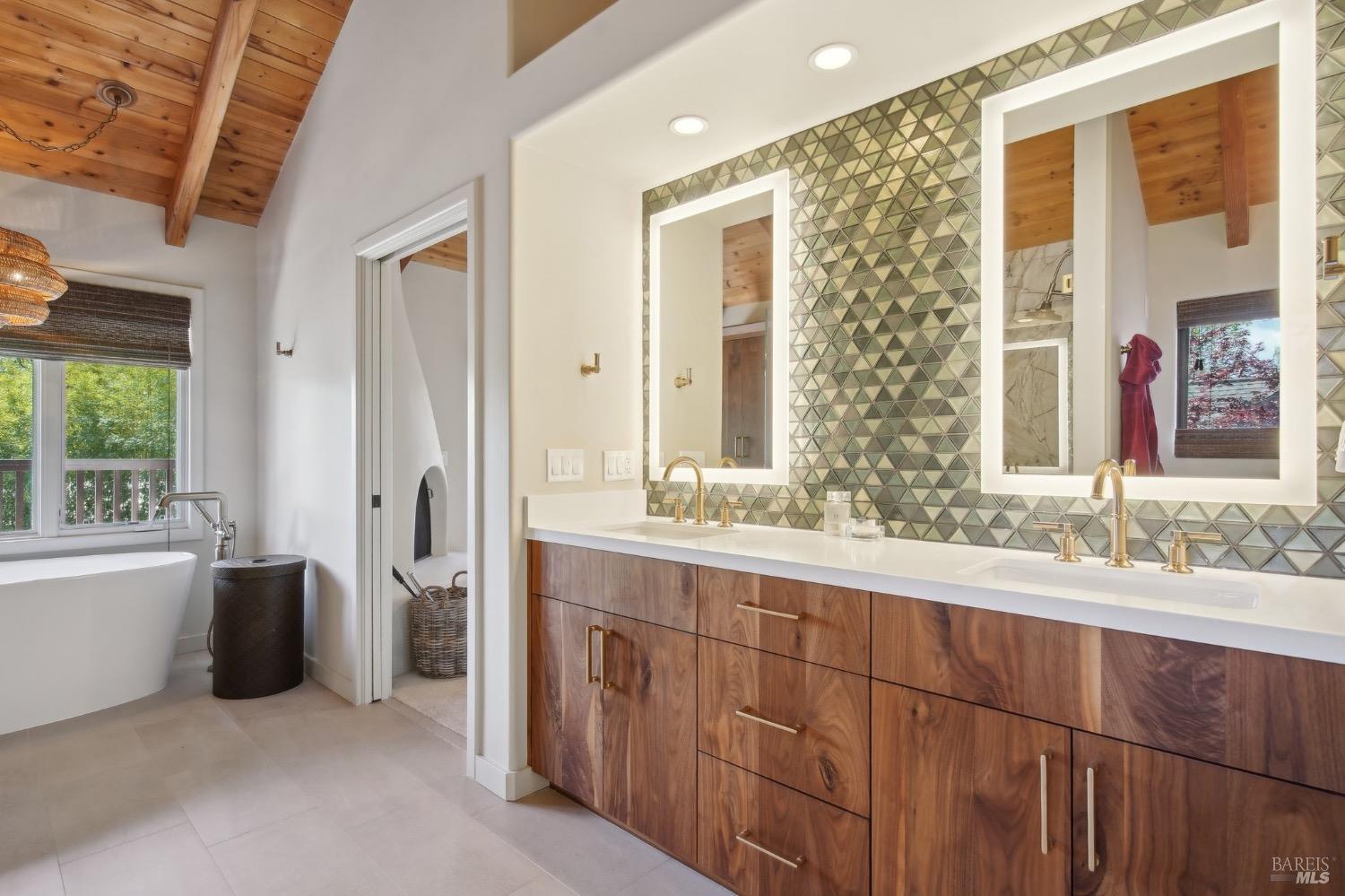 Detail Gallery Image 38 of 50 For 183 France St, Sonoma,  CA 95476 - 4 Beds | 3 Baths