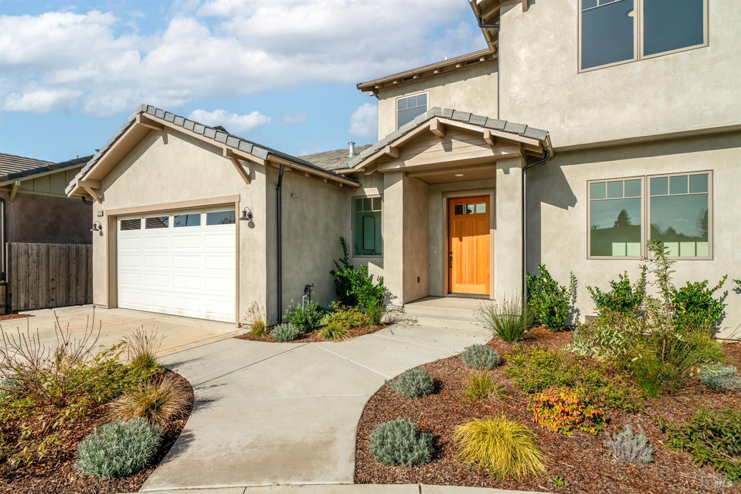 Detail Gallery Image 3 of 28 For 320 Cecile Ct, Napa,  CA 94558 - 3 Beds | 2/1 Baths