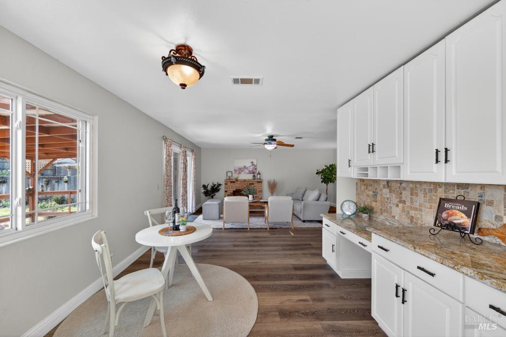 Detail Gallery Image 20 of 53 For 1355 W F St, Dixon,  CA 95620 - 4 Beds | 2/1 Baths