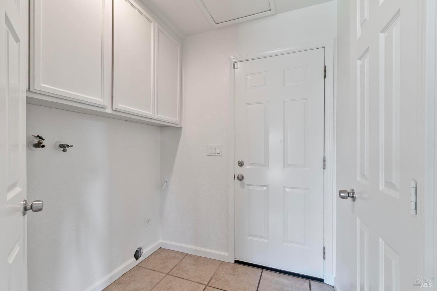 Detail Gallery Image 18 of 37 For 802 Tree Duck Way, Suisun City,  CA 94585 - 4 Beds | 2/1 Baths