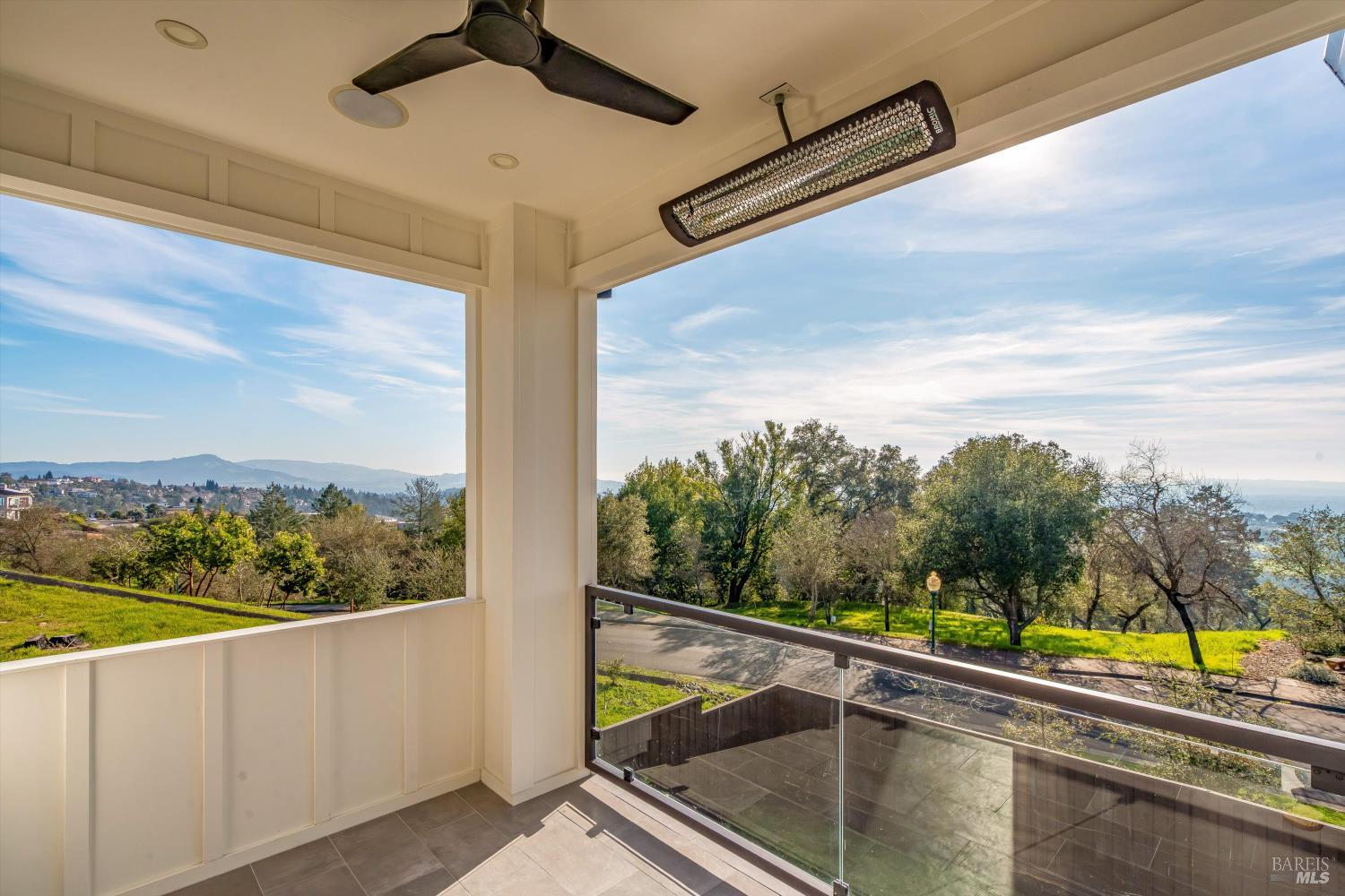 Detail Gallery Image 12 of 60 For 2116 Wedgewood Way, Santa Rosa,  CA 95404 - 4 Beds | 4 Baths