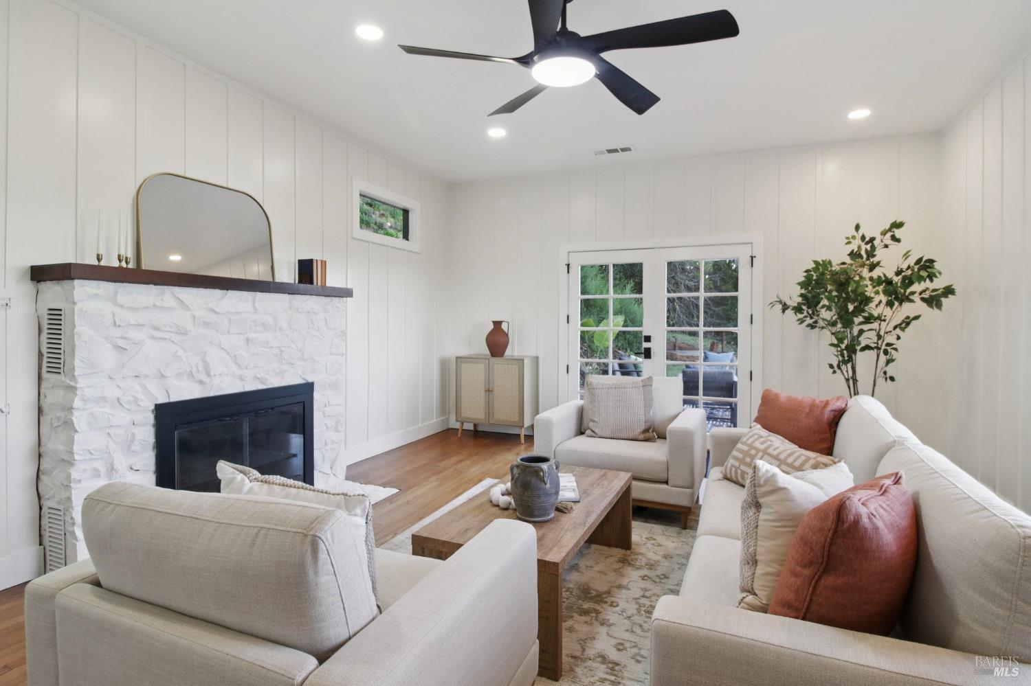 Detail Gallery Image 10 of 69 For 85 La Encinal Unkn, Orinda,  CA 94563 - 2 Beds | 1/1 Baths