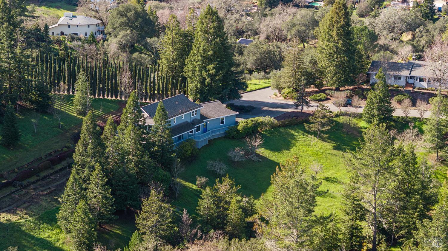 Detail Gallery Image 44 of 52 For 324 Burgundy Rd, Healdsburg,  CA 95448 - 3 Beds | 2/1 Baths